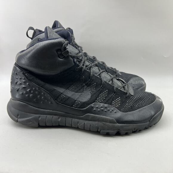 nike acg lupinek flyknit triple black